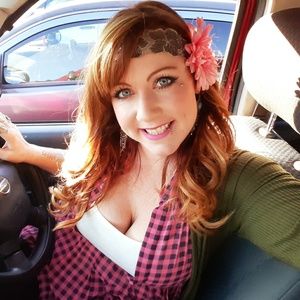 Meet your Posher, Lea